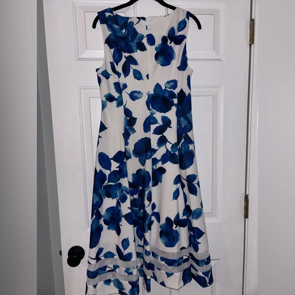 Calvin Klein Floral Sleeveless Dress with Blue Pattern - Picture 4 of 4